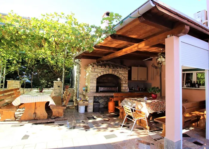 In Mit Eigenem Balkon By Interhome Lejlighed Baška