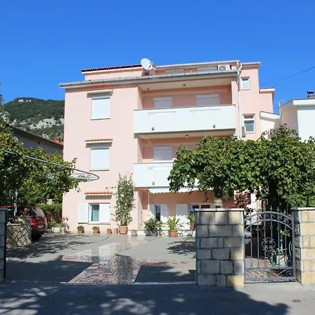 In Mit Eigenem Balkon By Interhome *