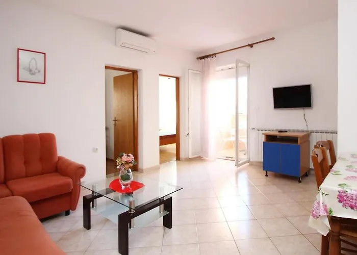 In Mit Eigenem Balkon By Interhome דירה